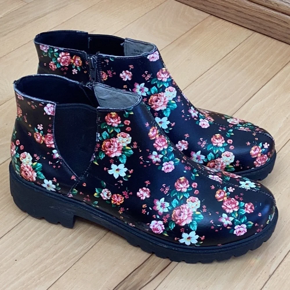 Alegria Women's Shayne bootie blossom ankle boots. Size euro 42